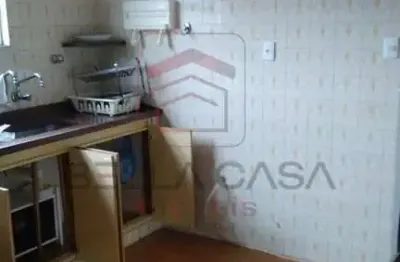 São tres casas no terreno. ideal para investidor ou construtor