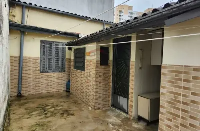 Terreno com três casas para renda ou construção na mooca