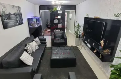 Sobrado á venda - 100 metros com 3 dormitórios - 1 suite - 2 vagas