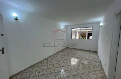 Prédio antigo conservado - térreo - 87 m² com quintal e vaga de garagem - 3 dormitórios e 2 w.c. -