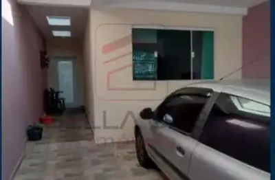 Sobrado com 130 m2, 3 dormitorios, 2 banheiros, garagem para 2 automo?veis com porta?o automa?tico.