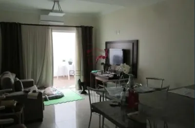 Sobrado com 3 quartos e 3 banheiros à venda, 130 m²