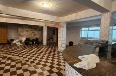 Sobrado  400m2  de  área  construída   4 dormitórios   3  suítes    8 vagas  de garagem