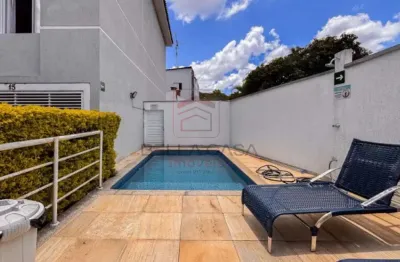 Sobrado a venda em Condomínio Mobiliada 110 m², 2 suítes e 3 vagas - Vila Bela