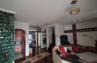 Sobrado na vila prudente, 450m2, com piscina, 03 quartos sendo 02 suítes e garagem para 08 carros