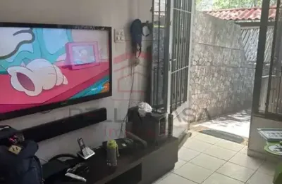 Sobrado a venda na vila prudente com 2 vagas de garagem, quintal e 2 quartos