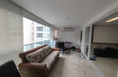 Apartamento na mooca, 204m2, sendo 04 suítes todas com armários planejados  e  04 vagas