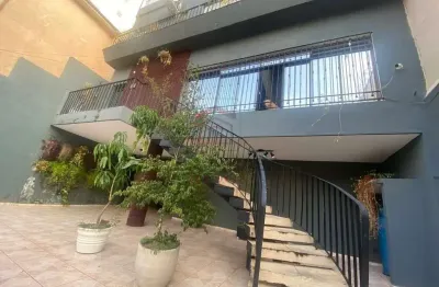 Sobrado no parque da mooca, 04 quartos sendo 02 suítes e vaga para 03 carros