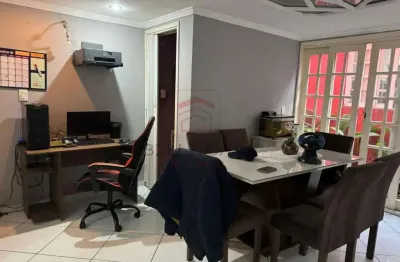 Casa a venda no bairro da mooca com 2 quartos e quintal
