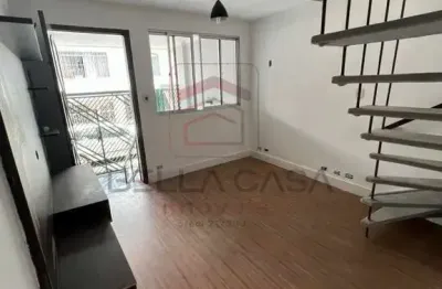 Sobrado de vila à venda com 2 dormitórios e 1 vaga próximo ao externato nossa sra menina!