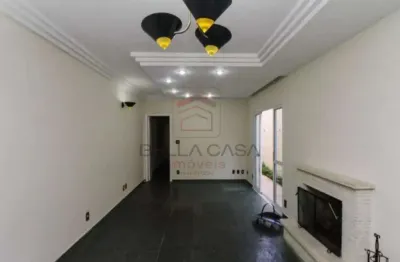 Sobrado na vila prudente , 03 quartos, 02 vagas de garagem e dependência de empregada