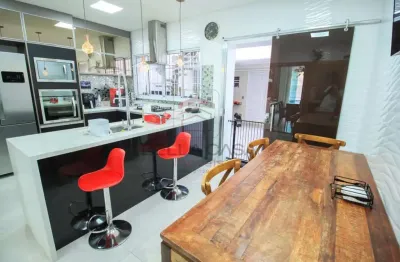 Sobrado á  venda na mooca 150m², 02 dormitórios (02 suítes) , 02 vagas