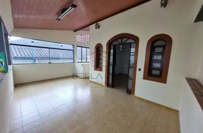 Prédios comerciais e 4 banheiros para alugar em parque da mooca