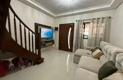 Casa reformada em rua sem saida | 3 dormitórios | 2 suite |