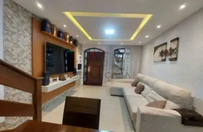 Sobrado com 4 quartos e 4 banheiros à venda, 247 m² por r$ 1.200.000