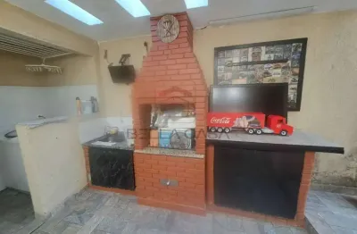 Casa a venda no bairro da mooca com 2 quartos, quintal, churrasqueira  e garagem a venda