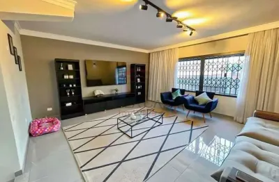 Casa à venda com 191m², 2 quartos e 3 vagas na vila regente feijo