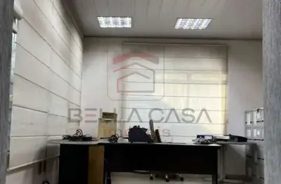 Oportunidade excepcional para empresas! Espaço amplo, completo e pronto para uso  indústrial