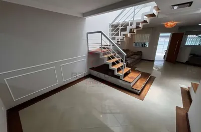 Casa com 3 quartos para alugar na Rua Boris Meiches, 107, Mooca, São Paulo