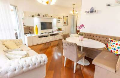 Apartamento  aconchegante à venda com 3 quartos, sendo 1 suíte, e 2 banheiros no total.