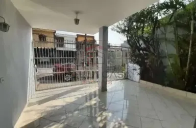 Sobrado na Mooca - 162m2 - 3 dormitórios - 3 banheiros - 2 vagas