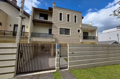 Casa com 3 quartos para alugar na Rua Samuel Cézar, 651, Água Verde, Curitiba