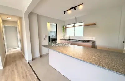 Apartamento, ensolarado reformado com 3 quartos e 2 vagas no bairro ahú