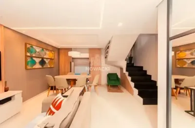 Sobrado em condomínio com 3 dormitórios, suíte e 2 vagas no campo comprido