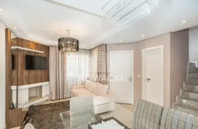 Maravilhoso sobrado em condomínio com 4 dormitórios e 3 vagas no portão!