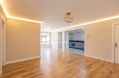 Apartamento garden totalmente reformado com 3 dormitórios e 1 vaga no coração do juvevê