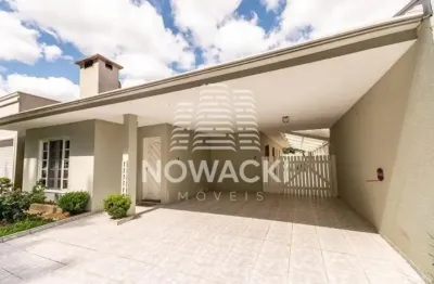 Casa térrea em condominio com 2 quartos e 6 vagas em santa felicidade