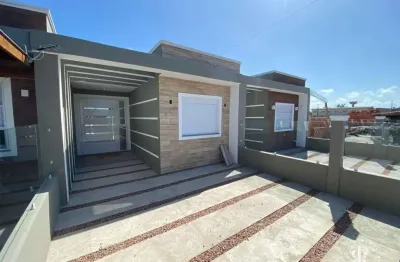 Casa nova com 2 dormitórios sendo 1 suíte próximo ao mar em tramandaí