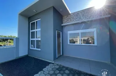 Casa moderna 2 dormitórios, 1 suíte - bairro centro na praia do imbé/rs.