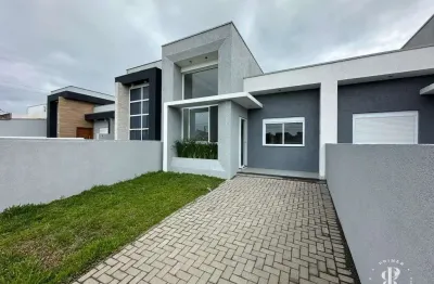 Casa geminada no centro de imbé, próximo aos comércios.