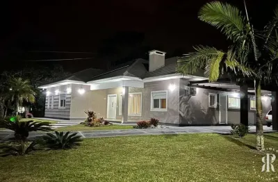 Linda casa de condomínio disponível no bairro cruzeiro do sul em tramandaí/rs.