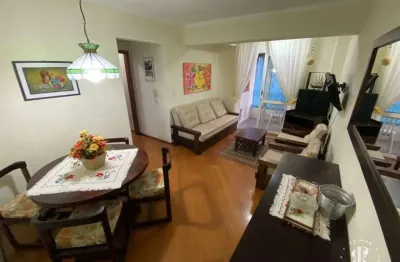 Enorme apartamento, com 2 dormitórios, bem no coração do centro de tramandaí/rs