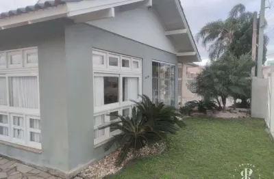 Excelente casa com 03 dormitórios no centro da cidade de tramandaí