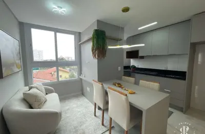 Excelente apartamento mobiliado e decorado no centro de tramandaí.