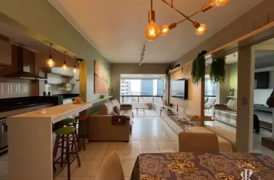 Apartamento com 2 dormitórios, mobiliado à 100m do mar, no centro de tramandaí.