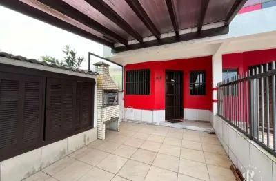 Excelente duplex com sacada em região de moradores em tramandaí