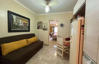 Excelente apartamento de 01 dormitório com sacada no centro de tramandaí