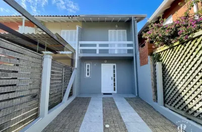 Excelente duplex com sacada em região de moradores em tramandaí