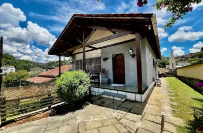 Casa para Venda em Teresópolis, Várzea, 3 dormitórios, 1 suíte, 3 banheiros, 4 vagas