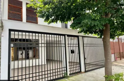 Casa com 3 quartos à venda na Rua dos Lírios, --, Mirandópolis, São Paulo