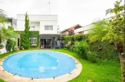 Excelente casa no Planalto Paulista,  04 suítes, piscina, churrasqueira.