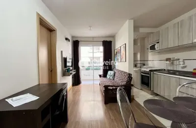Apartamento central com 1 dormitório e garagem 100% mobiliado!