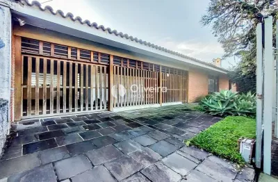 Casa grande, terreno com 720 m², em região nobre no bairro nossa senhora de lour