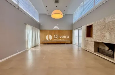 Casa à venda com 03 suítes, 370m² em um dos melhores condomínios da cidade!!