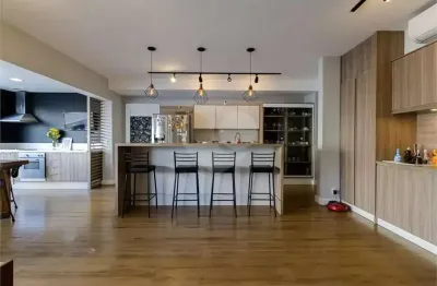 Apartamento de 141m2 mobiliado, 3 dormitórios, 2 suítes, 2 vagas, lazer completo, na aclimação.