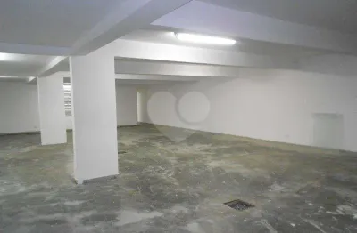 Excelente imóvel comercial com 430 mts de área construida com 3 pisos: inferior com 6 vagas.